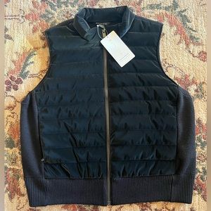 NWT Athleta Black Hangover Hybrid Vest